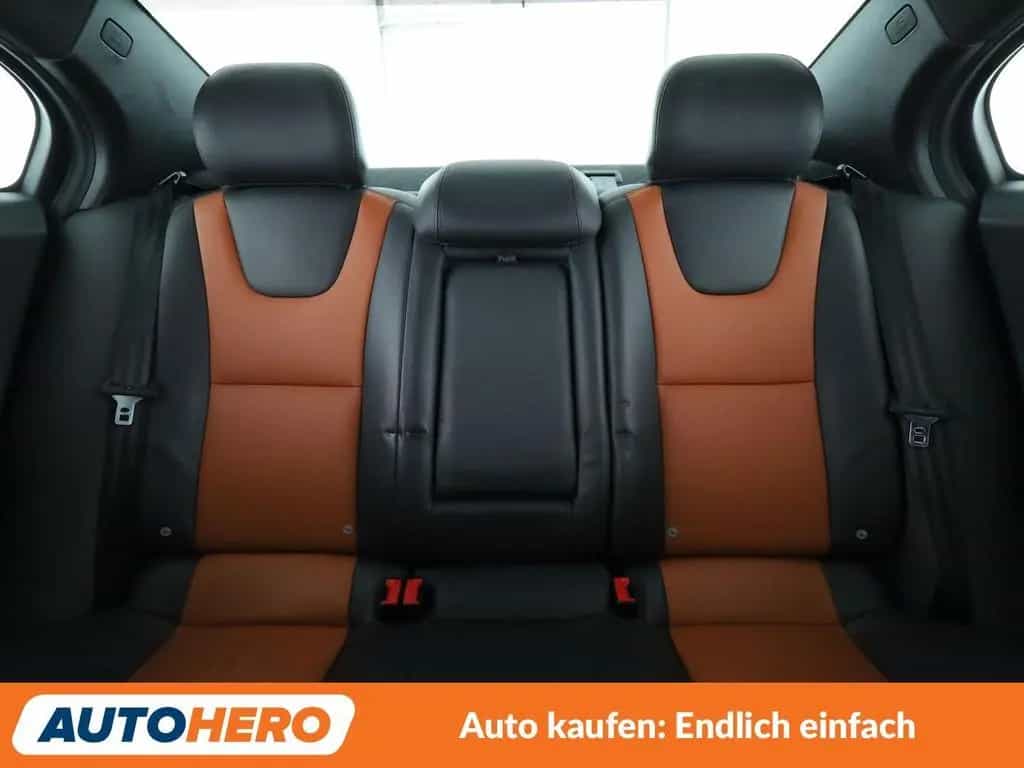 Volvo S60 Cross Country 2.4 D4 Summum AWD Aut.*NAVI* 12/2016-photo-15