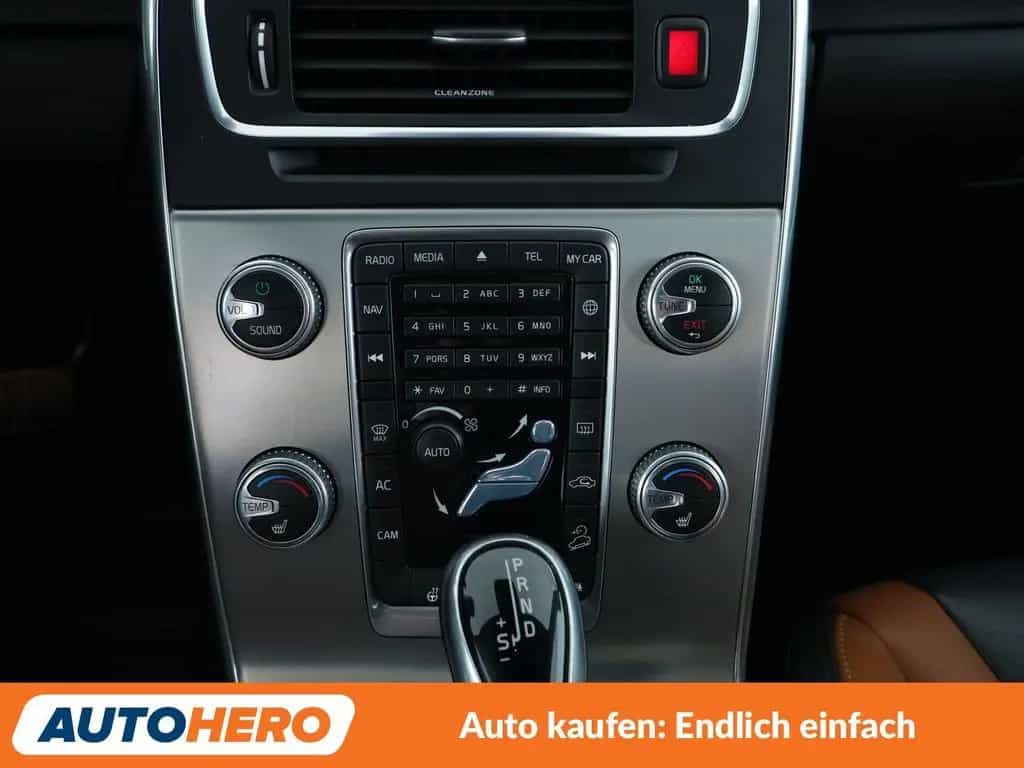 Volvo S60 Cross Country 2.4 D4 Summum AWD Aut.*NAVI* 12/2016-photo-22
