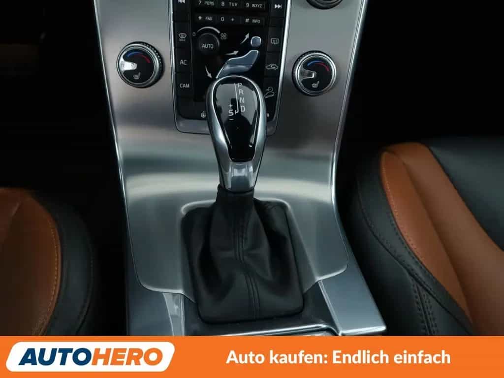 Volvo S60 Cross Country 2.4 D4 Summum AWD Aut.*NAVI* 12/2016-photo-23