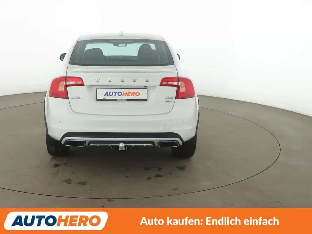 Volvo S60 Cross Country 2.4 D4 Summum AWD Aut.*NAVI* 12/2016-photo-4