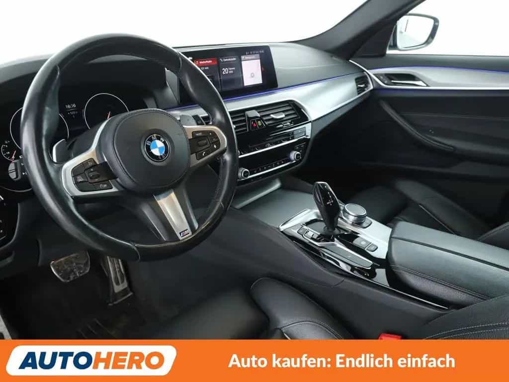 BMW 5 Series 520i M Sport Aut.*NAVI*LED*TEMPO*CAM* 12/2019-photo-9