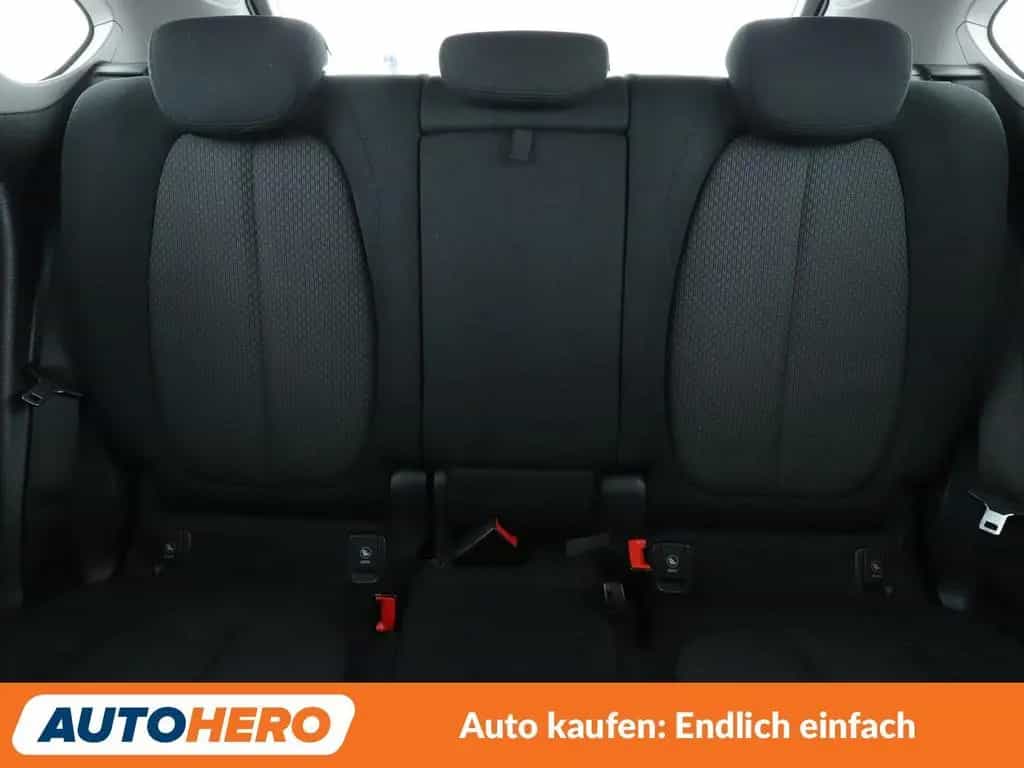 BMW 2 Series 03/2018-photo-15