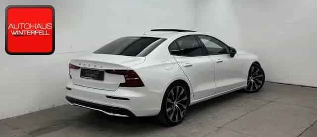 Volvo S60 B5 B ULTIMATE DARK AWD GSD+20Z+AHK+STANDHZG+ 02/2023-photo-3