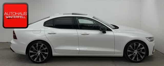 Volvo S60 B5 B ULTIMATE DARK AWD GSD+20Z+AHK+STANDHZG+ 02/2023-photo-4