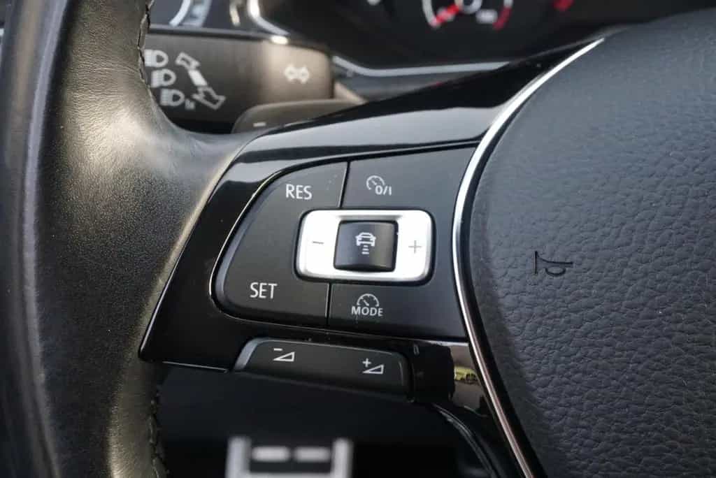 Volkswagen T-Roc Sport 4Motion LED-Scheinwerfer ACC SHZ AHK 08/2018-photo-19