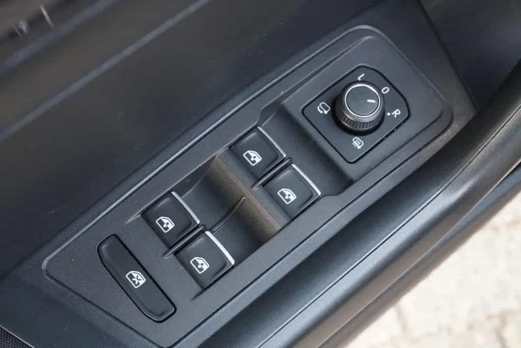 Volkswagen T-Roc Sport 4Motion LED-Scheinwerfer ACC SHZ AHK 08/2018-photo-30