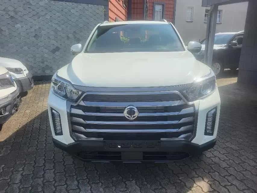 Ssangyong MUSSO GRAND TITANIUM 2.2D 4x4 AT+AHK 3.5t+XENON+ 03/2025-photo-1