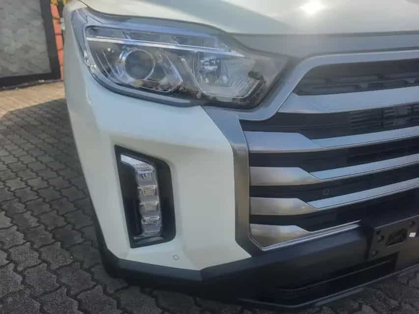 Ssangyong MUSSO GRAND TITANIUM 2.2D 4x4 AT+AHK 3.5t+XENON+ 03/2025-photo-2