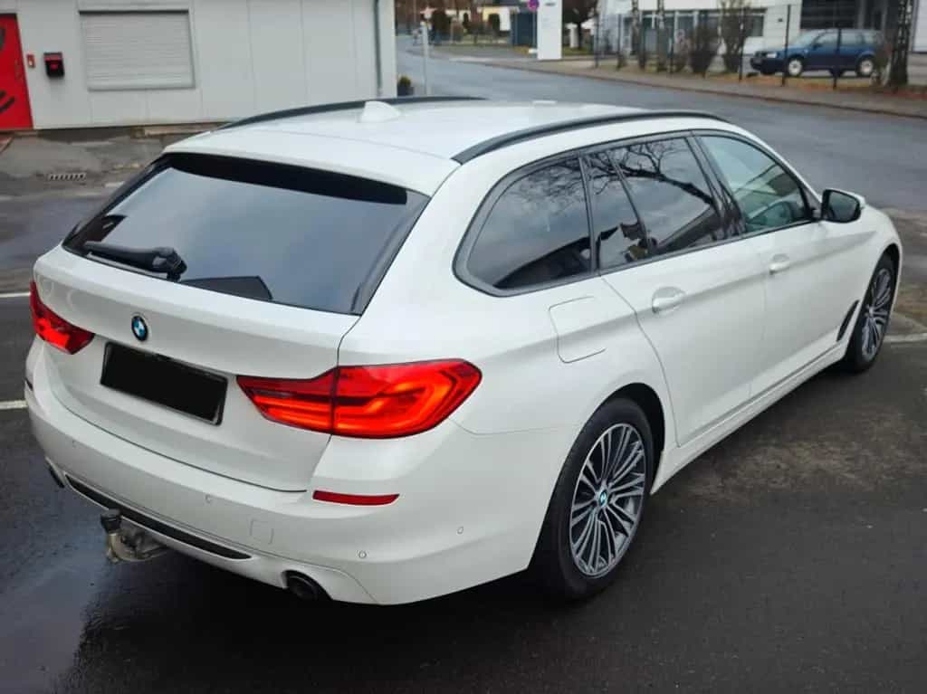 BMW 5 Series 520d xDrive Sport Line *AHK *Business*LED 08/2019-photo-1