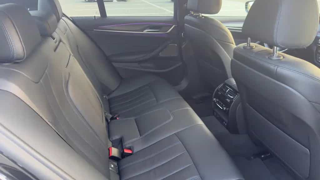 BMW 5 Series 540i xDrive - nächster Service inklusive 10/2021-photo-11