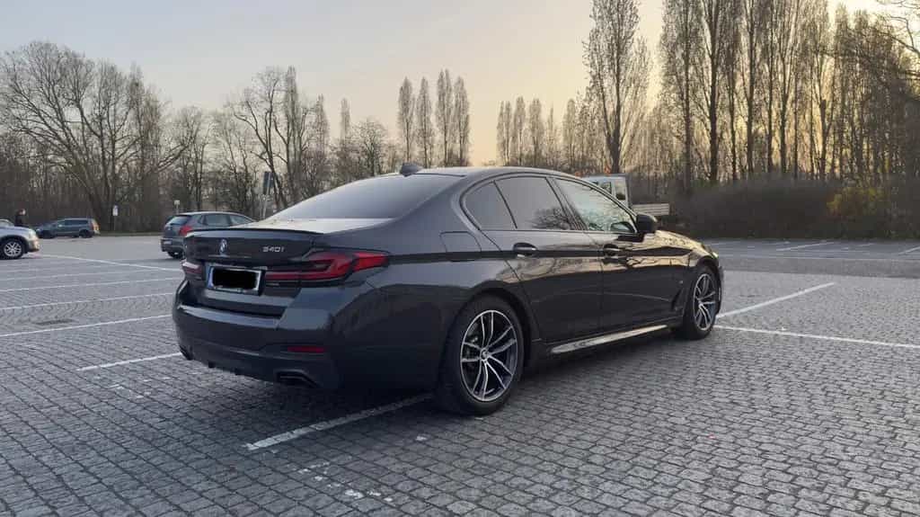 BMW 5 Series 540i xDrive - nächster Service inklusive 10/2021-photo-4