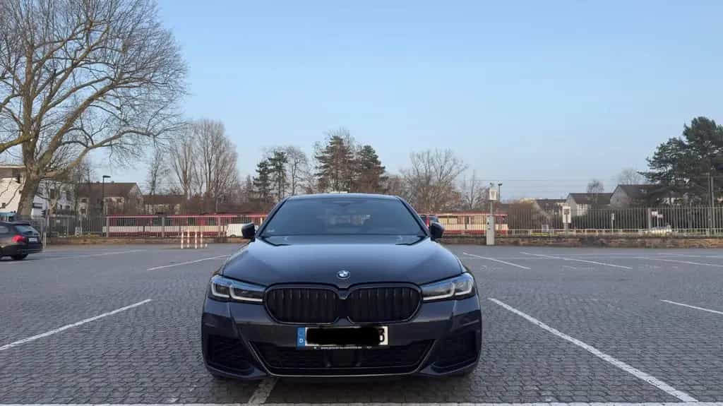 BMW 5 Series 540i xDrive - nächster Service inklusive 10/2021-photo-6