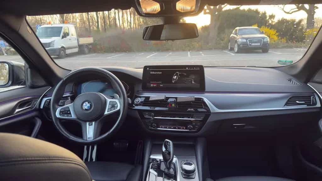 BMW 5 Series 540i xDrive - nächster Service inklusive 10/2021-photo-7