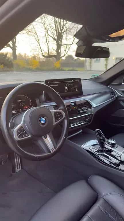 BMW 5 Series 540i xDrive - nächster Service inklusive 10/2021-photo-8