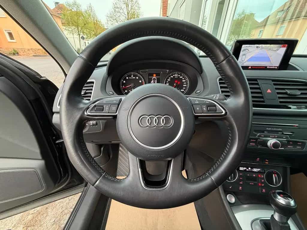 Audi Q3 sport quattro +S-Line Selection+Kamera+Pano+ 08/2015-photo-23