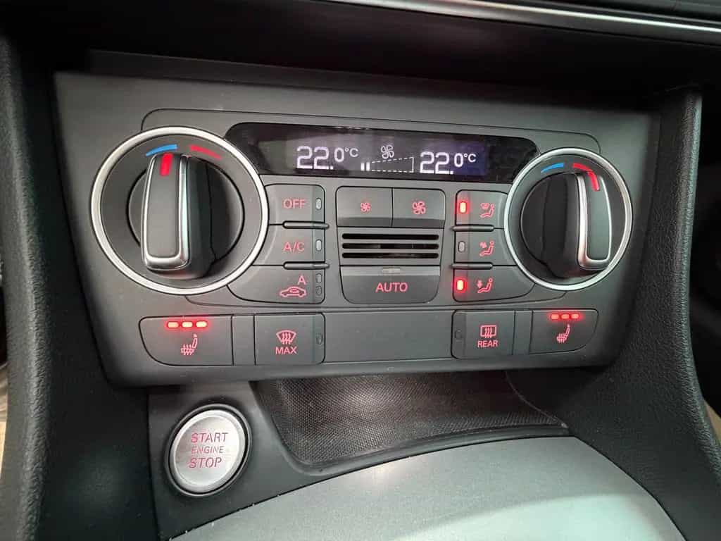 Audi Q3 sport quattro +S-Line Selection+Kamera+Pano+ 08/2015-photo-33