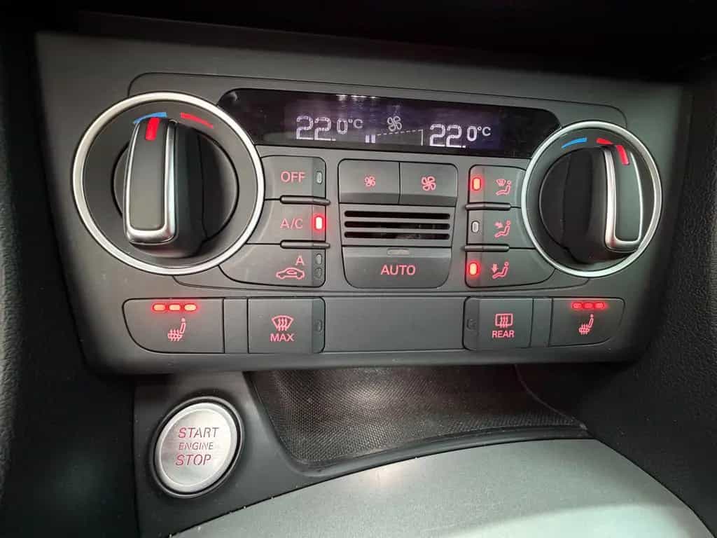 Audi Q3 sport quattro +S-Line Selection+Kamera+Pano+ 08/2015-photo-34