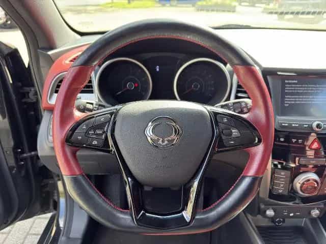 Ssangyong Tivoli Sapphire Red Rebel 1.6 P 6M/T 02/2017-photo-12