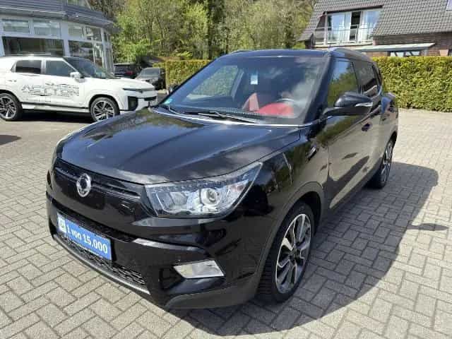 Ssangyong Tivoli Sapphire Red Rebel 1.6 P 6M/T 02/2017-photo-2