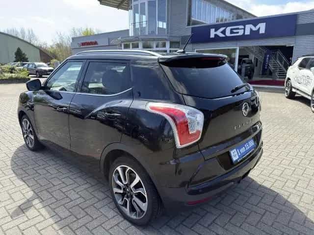 Ssangyong Tivoli Sapphire Red Rebel 1.6 P 6M/T 02/2017-photo-4