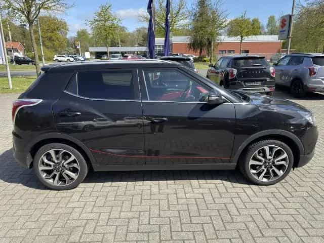 Ssangyong Tivoli Sapphire Red Rebel 1.6 P 6M/T 02/2017-photo-9
