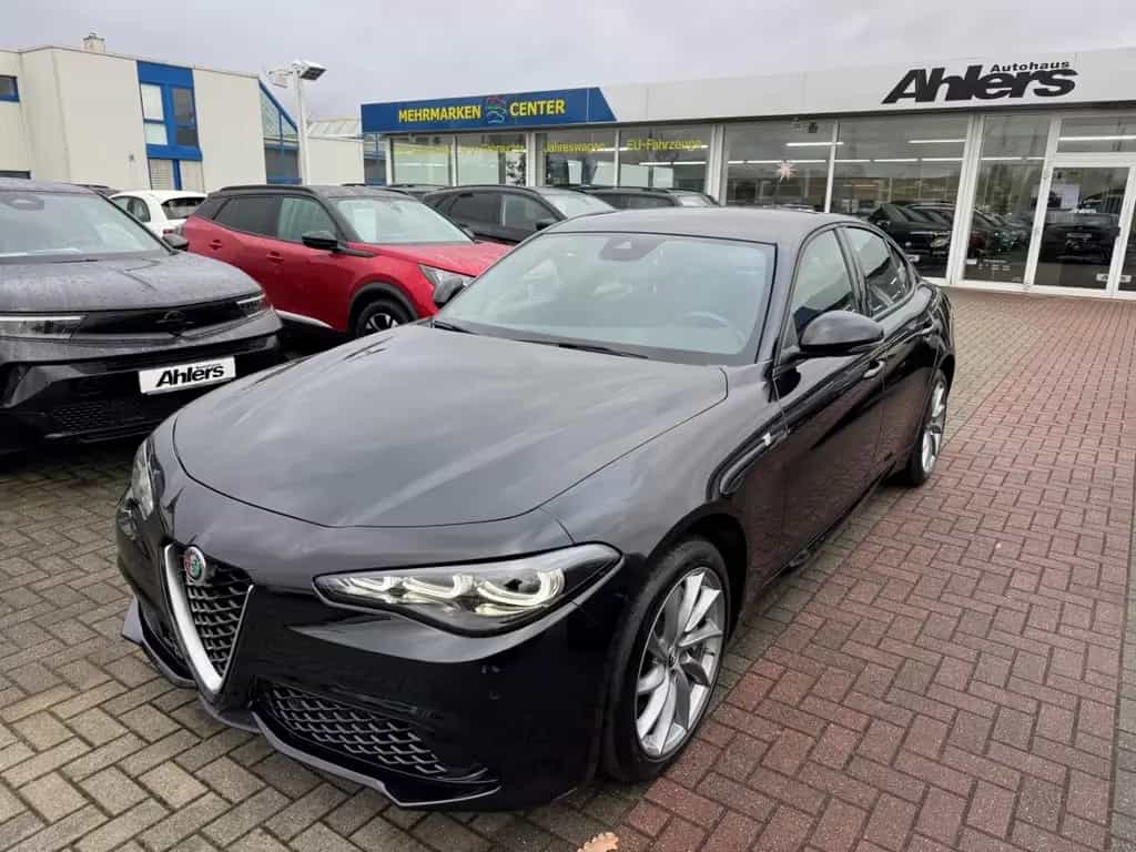 Alfa Romeo Giulia Ti Q4+MEMORY+NAVI+ACC+KAMERA+MATRIXLED+CA 07/2023-photo-2