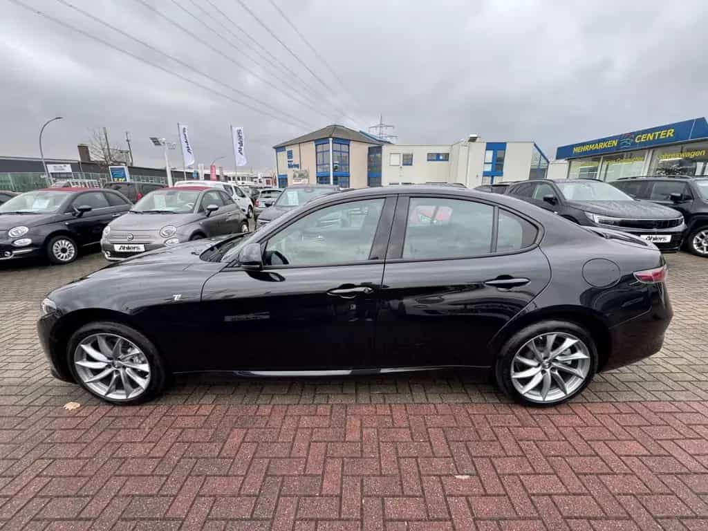 Alfa Romeo Giulia Ti Q4+MEMORY+NAVI+ACC+KAMERA+MATRIXLED+CA 07/2023-photo-3