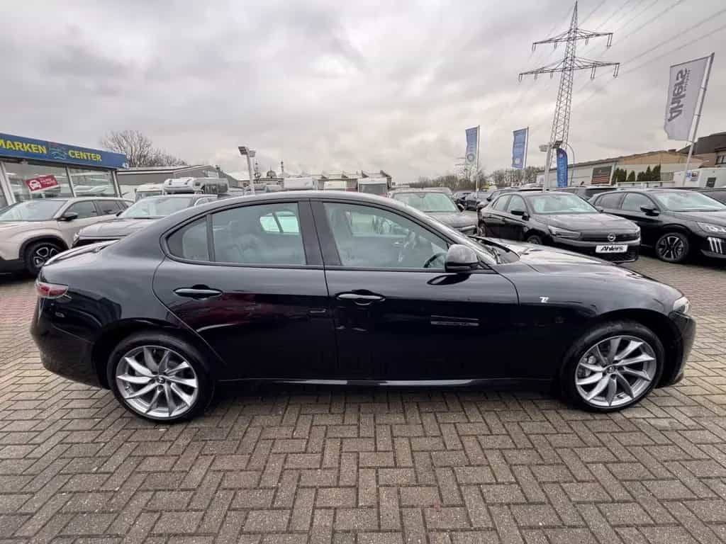 Alfa Romeo Giulia Ti Q4+MEMORY+NAVI+ACC+KAMERA+MATRIXLED+CA 07/2023-photo-8