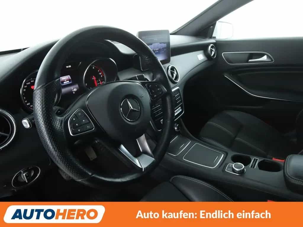 Mercedes-Benz CLA-Class 180 Urban Aut.*LED*TEMPO*PDC*SHZ*KLIMA* 01/2019-photo-10