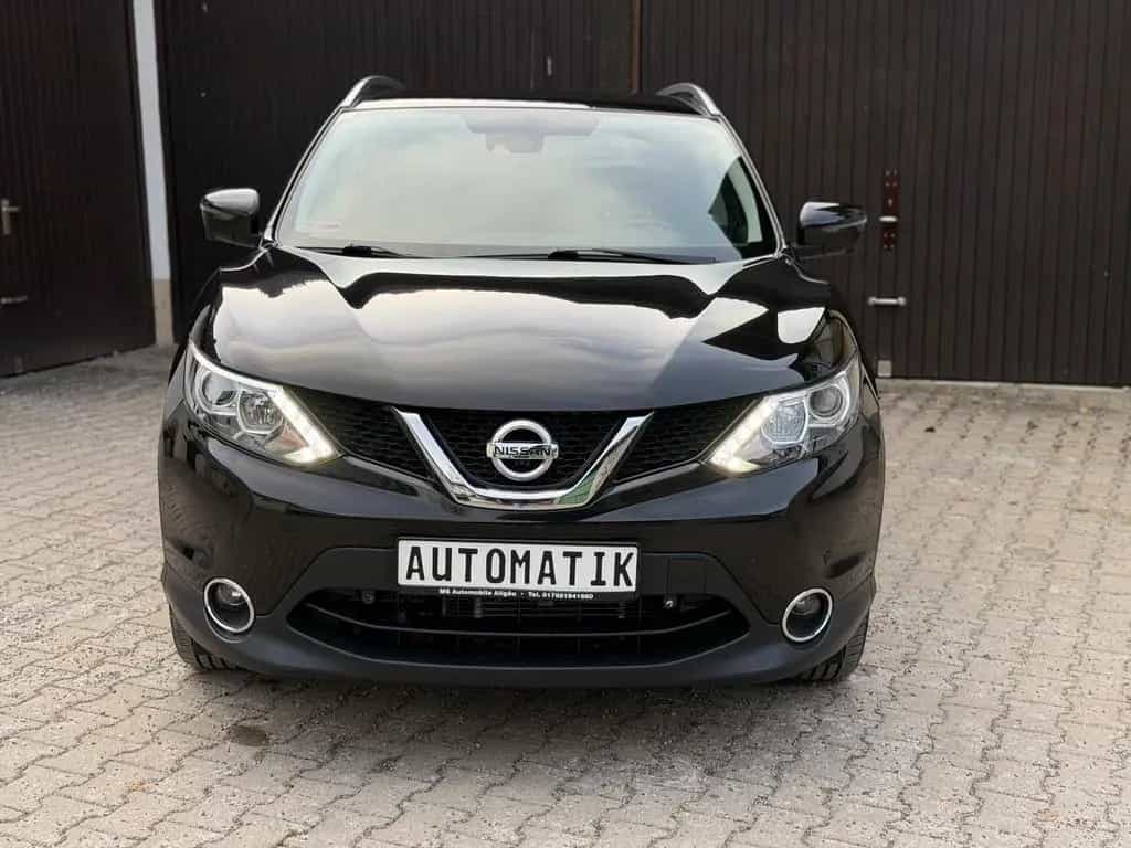 Nissan Qashqai 1.6 dCi*Automatik*360 Kamera*Pano*AHK 08/2015-photo-1