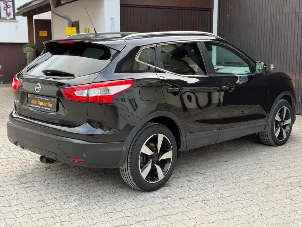 Nissan Qashqai 1.6 dCi*Automatik*360 Kamera*Pano*AHK 08/2015-photo-10