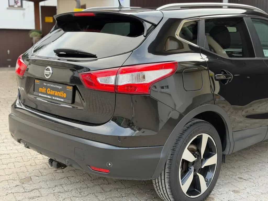 Nissan Qashqai 1.6 dCi*Automatik*360 Kamera*Pano*AHK 08/2015-photo-12