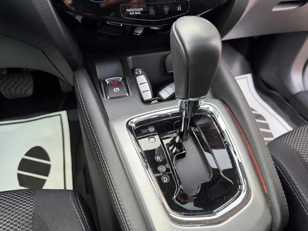 Nissan Qashqai 1.6 dCi*Automatik*360 Kamera*Pano*AHK 08/2015-photo-18