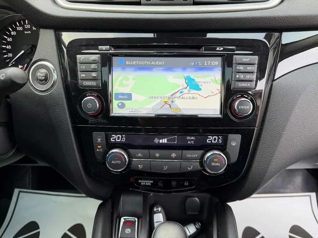 Nissan Qashqai 1.6 dCi*Automatik*360 Kamera*Pano*AHK 08/2015-photo-19
