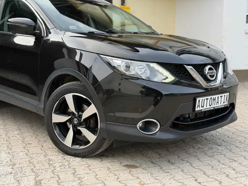 Nissan Qashqai 1.6 dCi*Automatik*360 Kamera*Pano*AHK 08/2015-photo-3