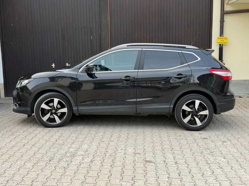 Nissan Qashqai 1.6 dCi*Automatik*360 Kamera*Pano*AHK 08/2015-photo-7