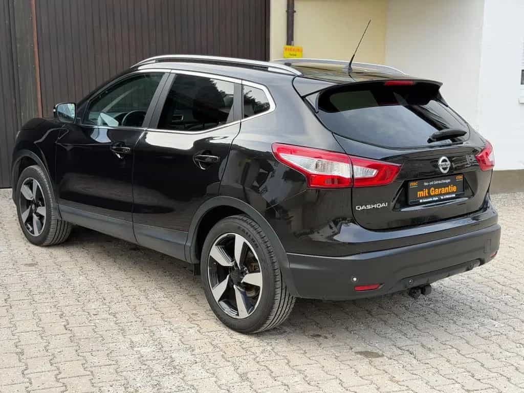 Nissan Qashqai 1.6 dCi*Automatik*360 Kamera*Pano*AHK 08/2015-photo-8