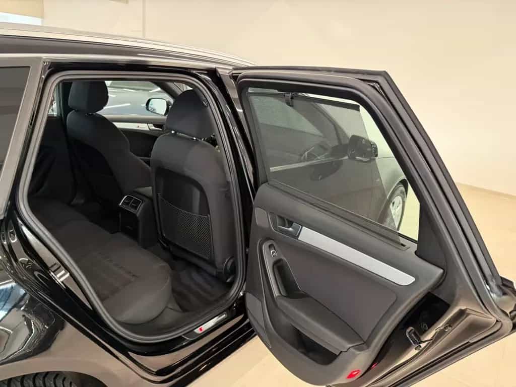 Audi A4 Avant 2.0 TDI S-Line  Ambition Xenon Navi AHK 04/2015-photo-12