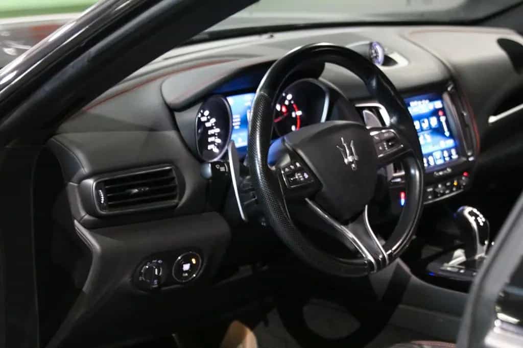 Maserati Levante GranSport Diesel Q4 Pano LED AHK 01/2018-photo-14