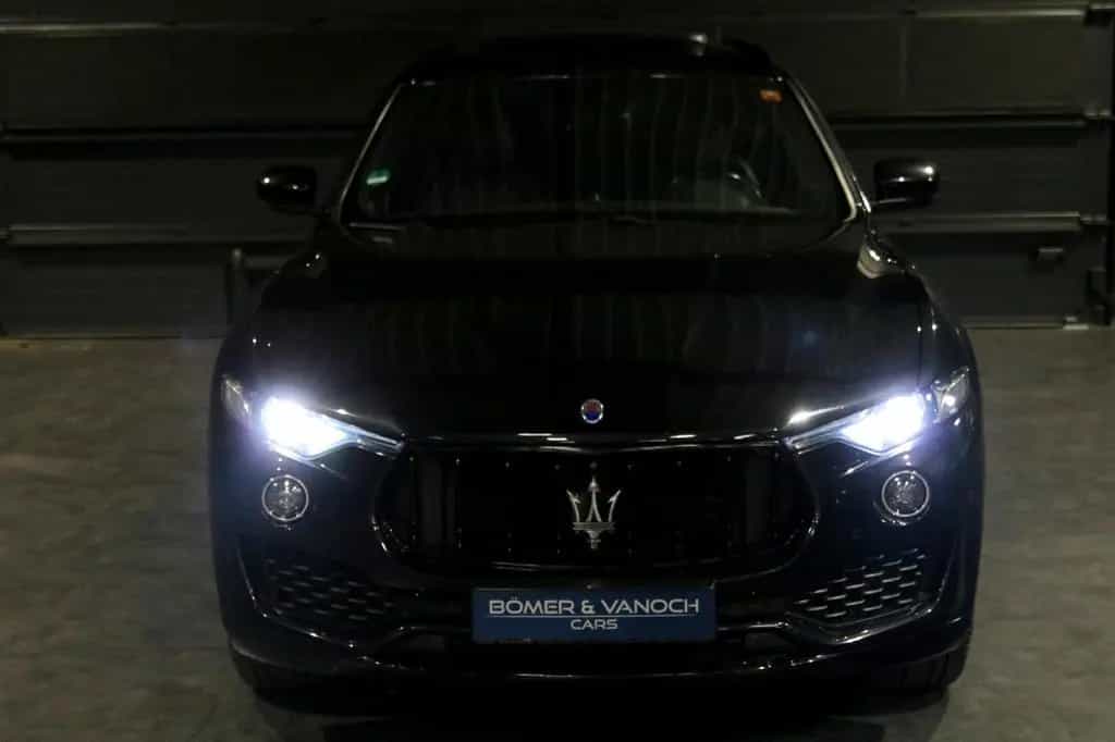 Maserati Levante GranSport Diesel Q4 Pano LED AHK 01/2018-photo-16