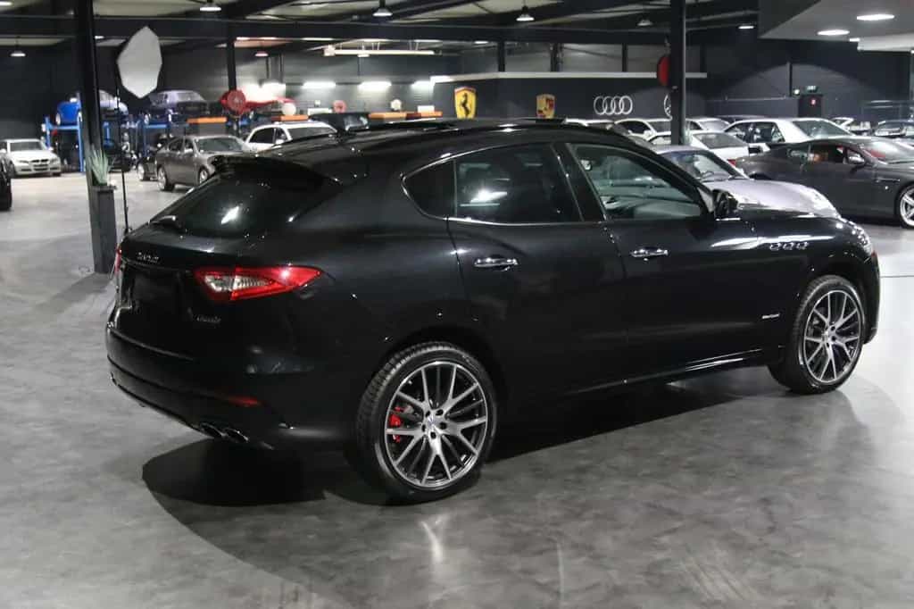 Maserati Levante GranSport Diesel Q4 Pano LED AHK 01/2018-photo-17