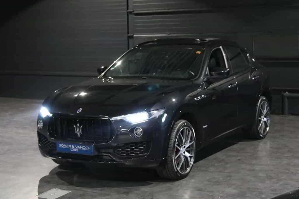 Maserati Levante GranSport Diesel Q4 Pano LED AHK 01/2018-photo-2