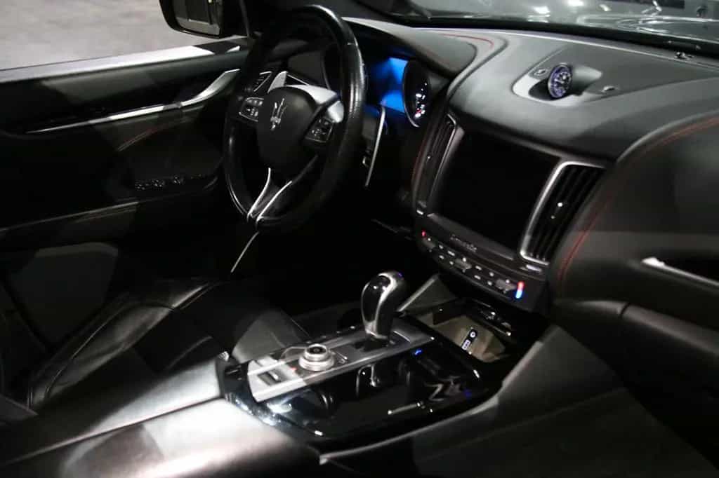 Maserati Levante GranSport Diesel Q4 Pano LED AHK 01/2018-photo-8