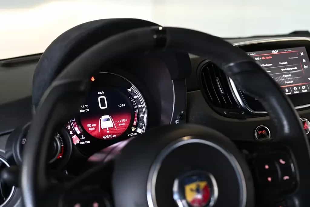 Abarth 695 70th Anniversario Sabelt-Sportsitze Navi PDC 01/2020-photo-12