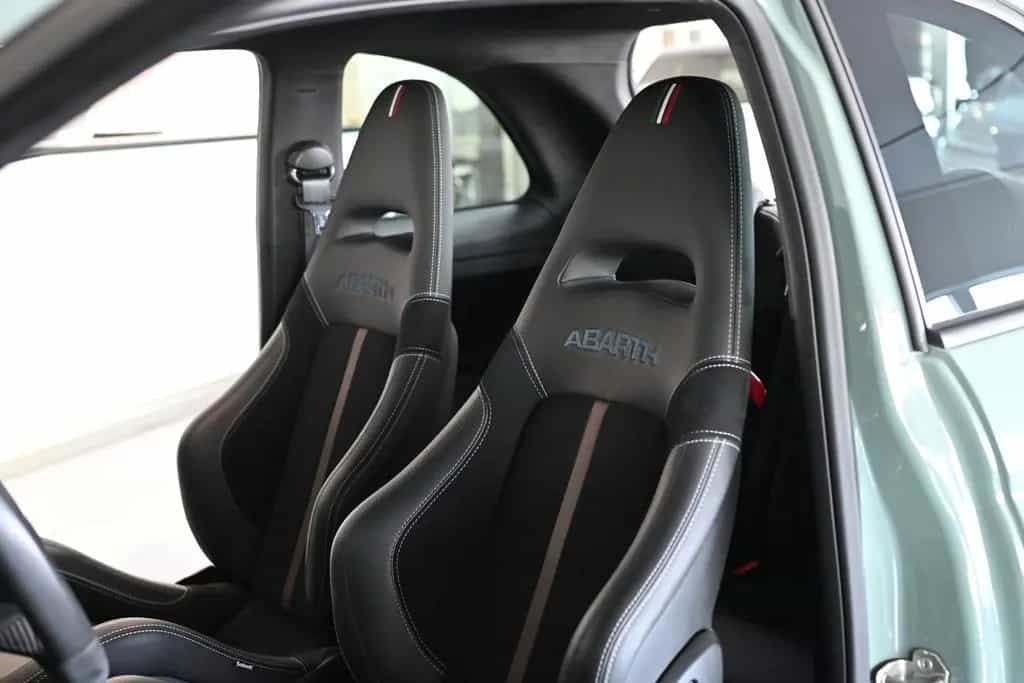 Abarth 695 70th Anniversario Sabelt-Sportsitze Navi PDC 01/2020-photo-13