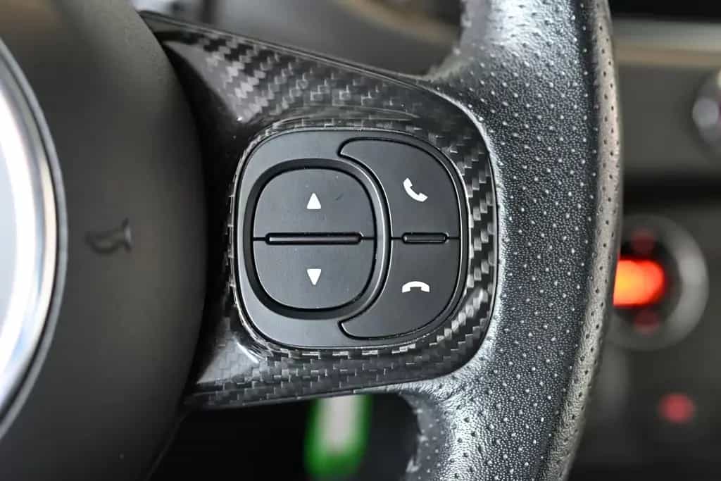 Abarth 695 70th Anniversario Sabelt-Sportsitze Navi PDC 01/2020-photo-18