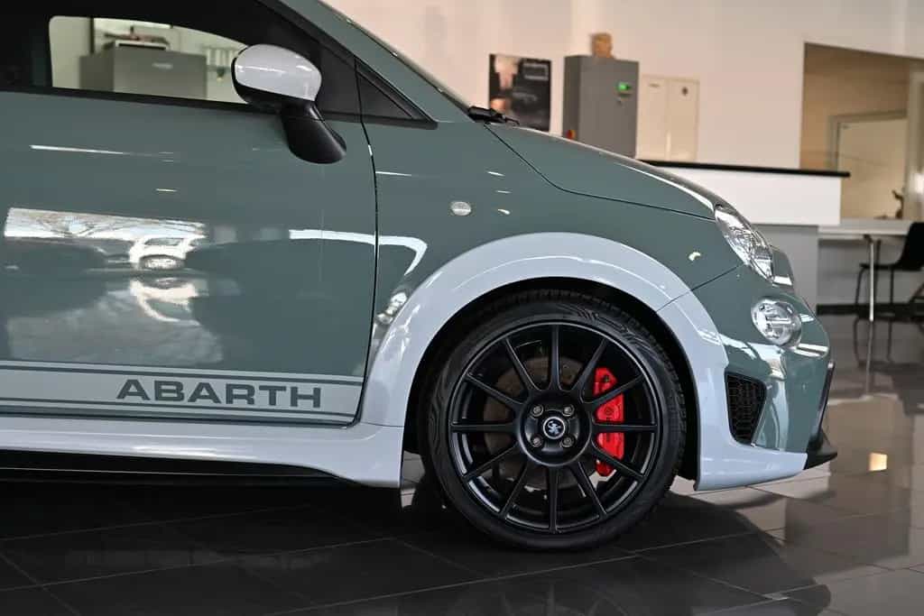 Abarth 695 70th Anniversario Sabelt-Sportsitze Navi PDC 01/2020-photo-21