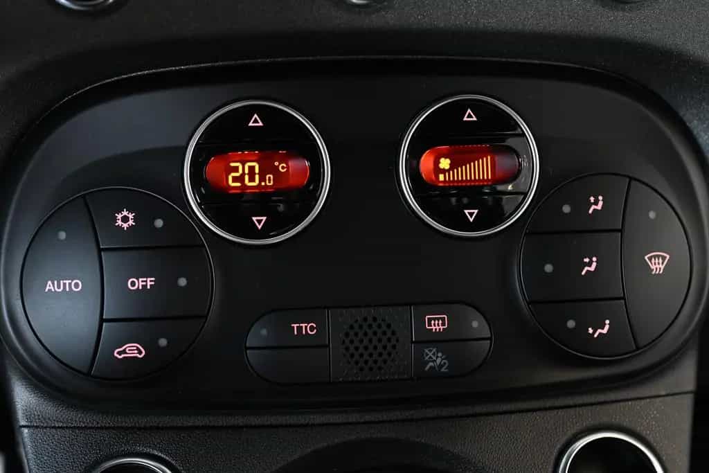 Abarth 695 70th Anniversario Sabelt-Sportsitze Navi PDC 01/2020-photo-22