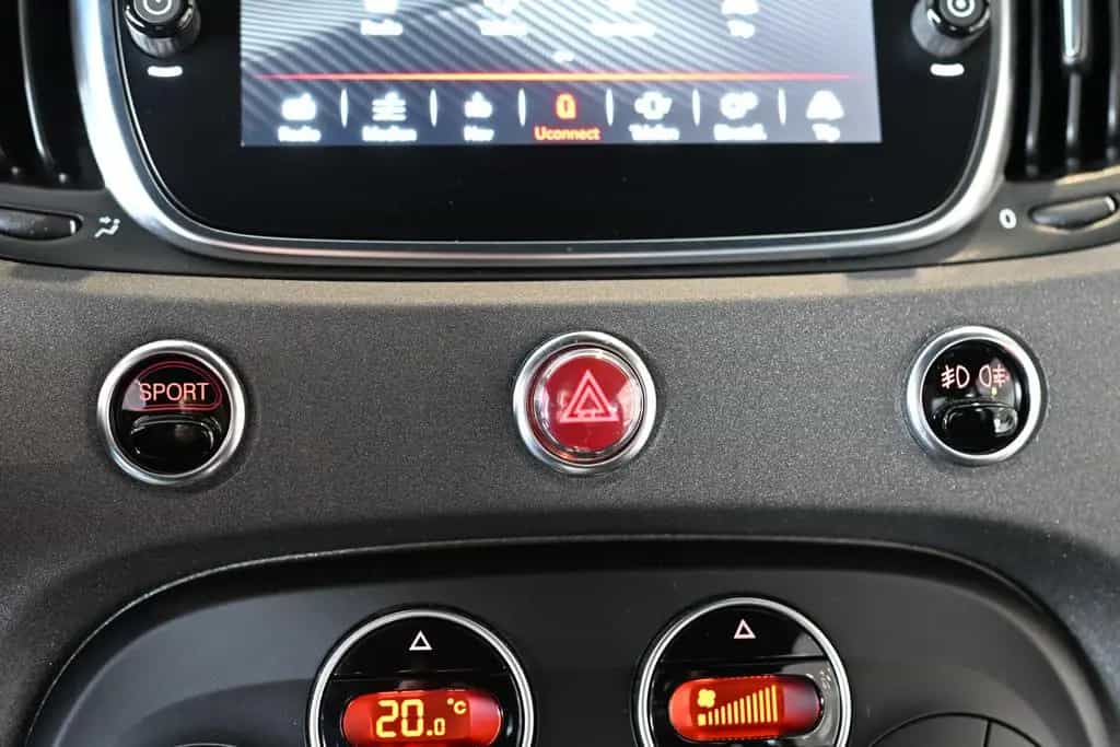 Abarth 695 70th Anniversario Sabelt-Sportsitze Navi PDC 01/2020-photo-24