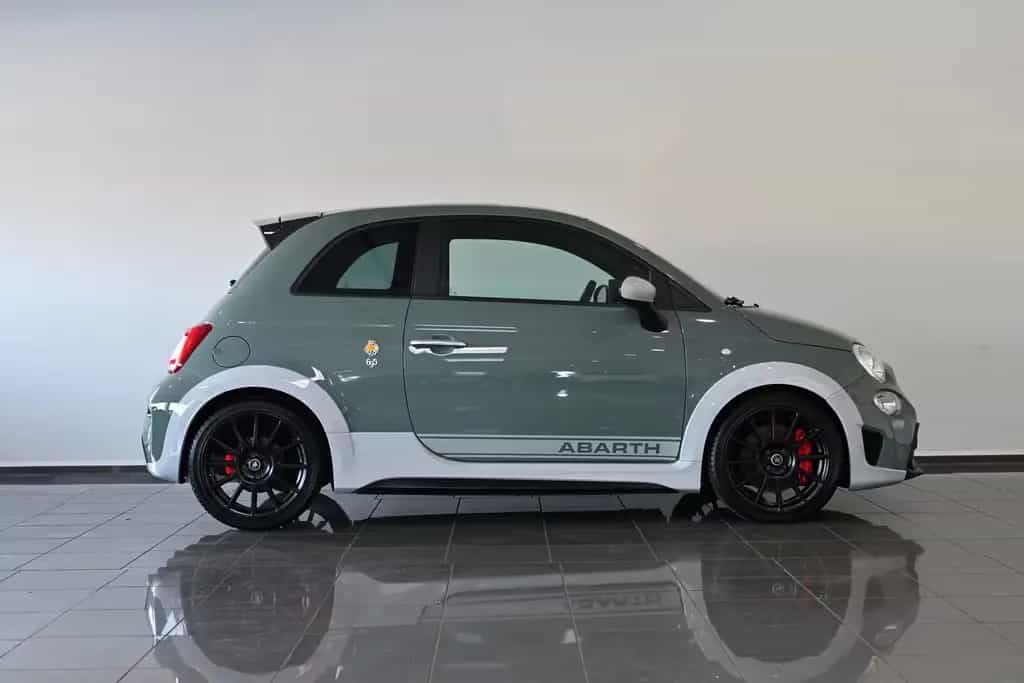 Abarth 695 70th Anniversario Sabelt-Sportsitze Navi PDC 01/2020-photo-3